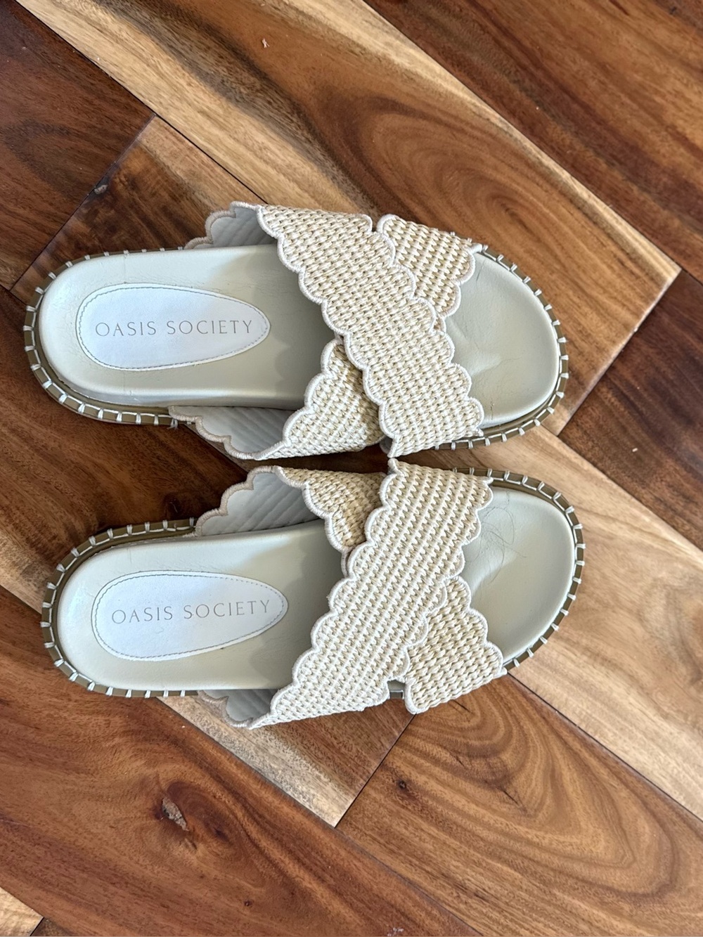 Oasis sandals